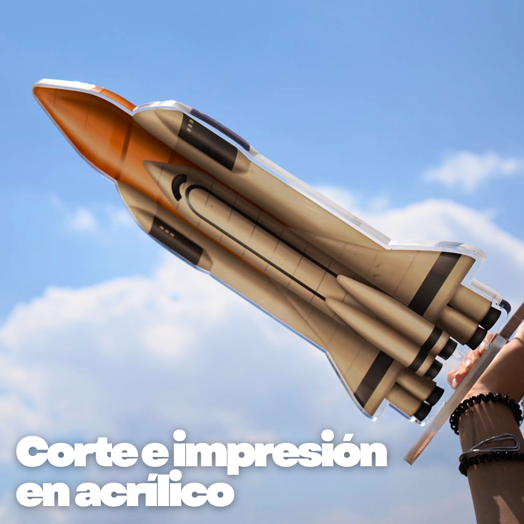 Figura de transbordador espacial cortada e impresa en acrílico