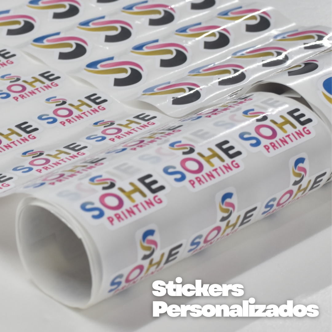 Rollos de stickers personalizados con el logo de SOHE Printing